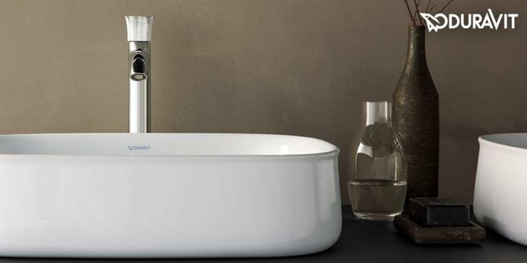 22a12073-02-768x384-1 Đường viền cong tinh xảo của chậu rửa là điểm đặc trưng trong thiết kế của Sebastian Herkner