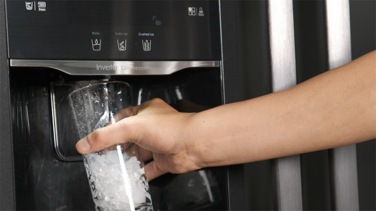 Chức năng lấy nước và đá viên/ bào bên ngoài