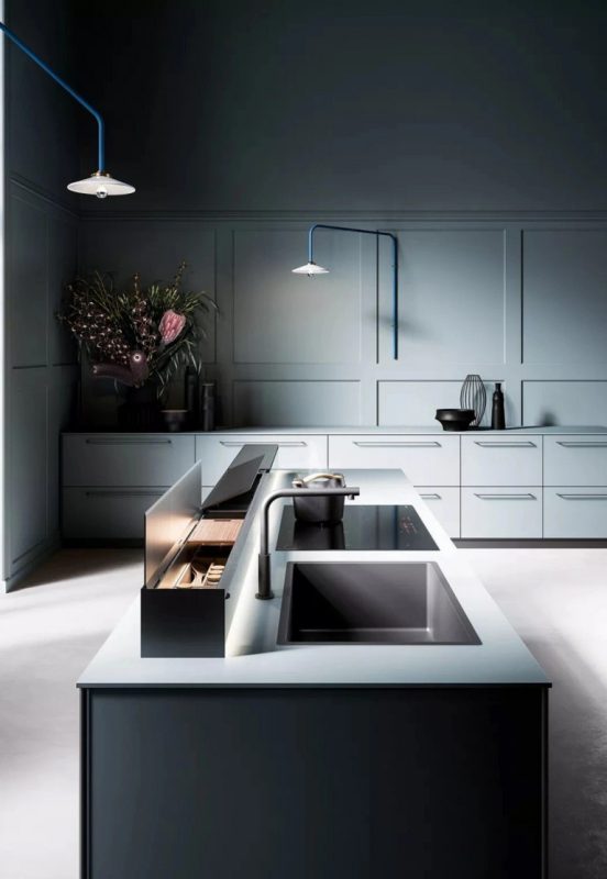 Hộp tiện lời giúp bạn che đi không gian bếp hiệu quả. Ảnh: Falmec.